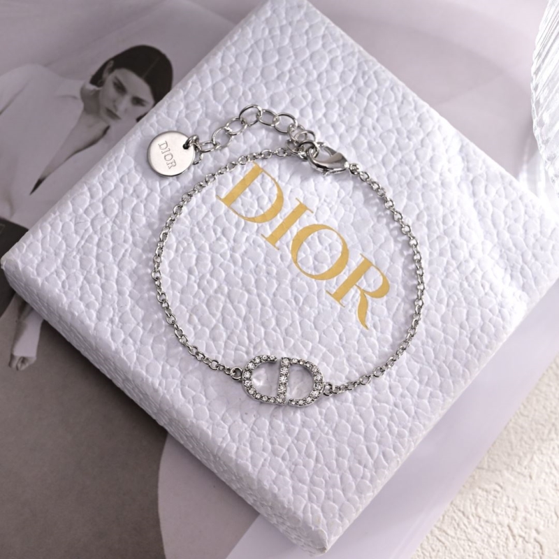 ch**an D*or necklaces